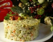Оливье по царски с раковыми шейками рецепт